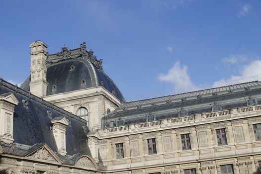 louvre museum paris pyramid