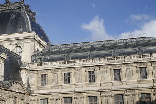 louvre museum paris pyramid