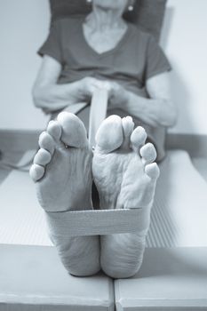 Exercises to strengthen and relax muscles in older people