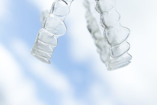 Invisible orthodontics to align the teeth