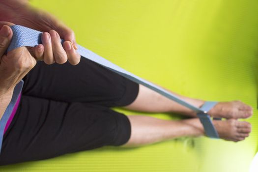 Exercises to strengthen and relax muscles in older people