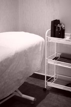 Cosmetic cabinet with stretcher and accessories for face and makeup cleaning
