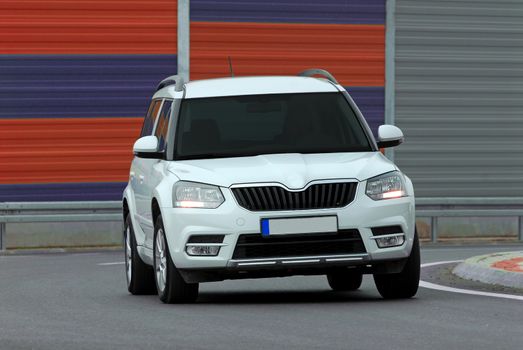 SUV going at high speed cornering