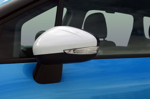 Side mirror with turn signal of a luxury car