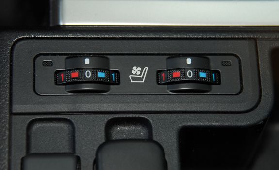 switch for heating and cooling of the car seat