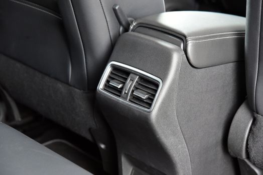 control of air conditioning and ventilation for rear passengers