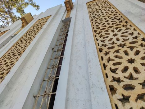 a wall decorated by a moroccan traditional decoration