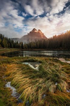 Lake Antorno (Lago di Antorno) located in Dolomites area, Belluno Province, Italy. Lake Antorno, Three Peaks of Lavaredo, Lake Antorno and Tre Cime di Lavaredo, Dolomites, Italy.