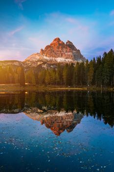 Lake Antorno (Lago di Antorno) located in Dolomites area, Belluno Province, Italy. Lake Antorno, Three Peaks of Lavaredo, Lake Antorno and Tre Cime di Lavaredo, Dolomites, Italy.