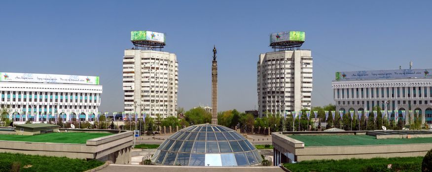 ALMATY, KAZAKHSTAN - APRIL 26, 2017: Panoramic view of the Republic Square and Monument of Independence of Kazakhstan. Monument was inaugurated on Republic Square December 16, 1996.

Almaty, Kazakhstan - April 26, 2017: Panoramic view of the Republic Square and Monument of Independence of Kazakhstan. Monument was inaugurated on Republic Square December 16, 1996.