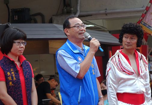 KAOHSIUNG, TAIWAN -- NOVEMBER 20, 2015: City counsellor and legislative candidate Huang Bo-Ling speaks at the opening ceremony of the Jianggong Outdoor Market.

