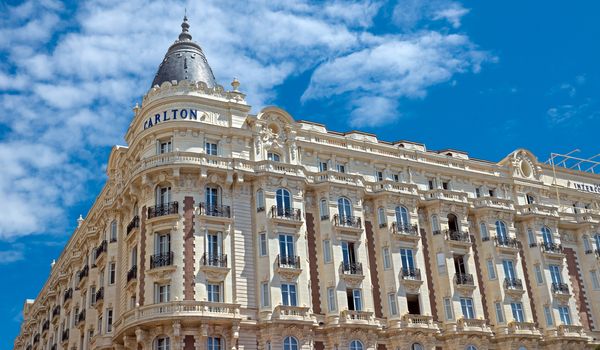 CANNES, FRANCE - MAY 6: Luxury hotel Inter Continental Carlton on May 6, 2013 in Cannes, France. It features 343 rooms. Located on the famous La Croisette.

Cannes, France - May 6, 2013: Luxury hotel Inter Continental Carlton. It features 343 rooms. Located on the famous La Croisette.
