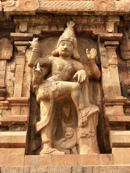 Majestic view of monolithic god sculpture at Brihadeeswar temple