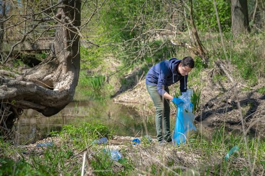 help the ecology of the planet by collecting garbage in nature.