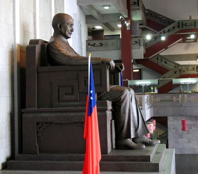 A large statue of seated Sun Yat Sen in Taipei, Taiwan
