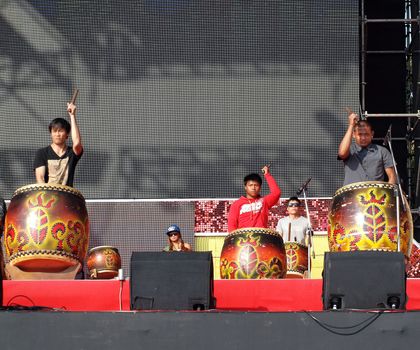 KAOHSIUNG, TAIWAN - FEBRUARY 23: Native Taiwanese drummers perform for the 2013 Kaohsiung Lantern Festival on February 23, 2013 in Kaohsiung.
