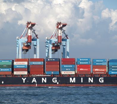 KAOHSIUNG, TAIWAN, JUNE 16: Yang Ming Marine Transport Corp, the second-largest container shipper says it expects to return to the black this month, with profitability further rebounding in the third quarter, on June 16, 2012 in Kaohsiung.
