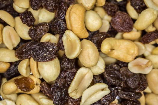 Nuts and raisins as nibbles