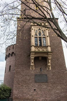 Malakoff-Turm am Kölner Rheinufer