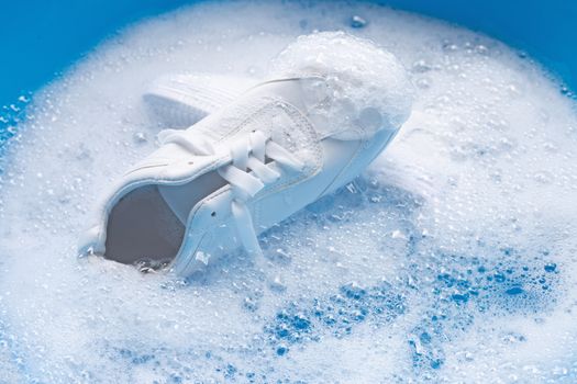 Soak shoes before washing. Cleaning Dirty sneakers.
