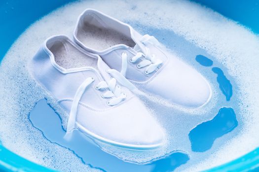Soak shoes before washing. Cleaning Dirty sneakers.