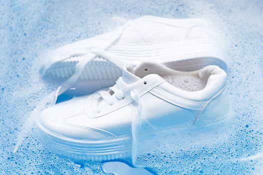 Soak shoes before washing. Cleaning Dirty sneakers.