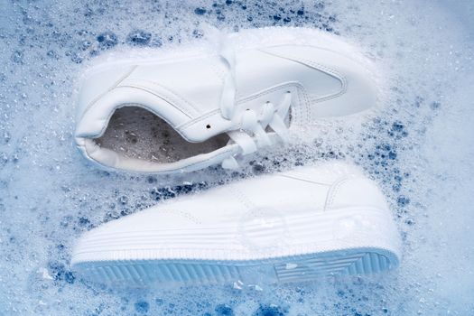 Soak shoes before washing. Cleaning Dirty sneakers.