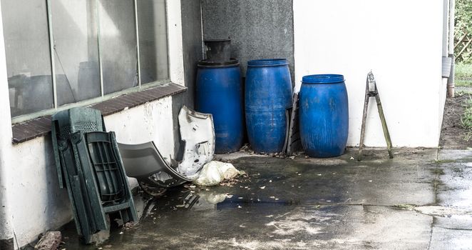Potential pollution of the environment by liquid waste drums