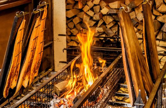 Flame salmon is a Scandinavian speciality that has now reached the German Christmas markets.