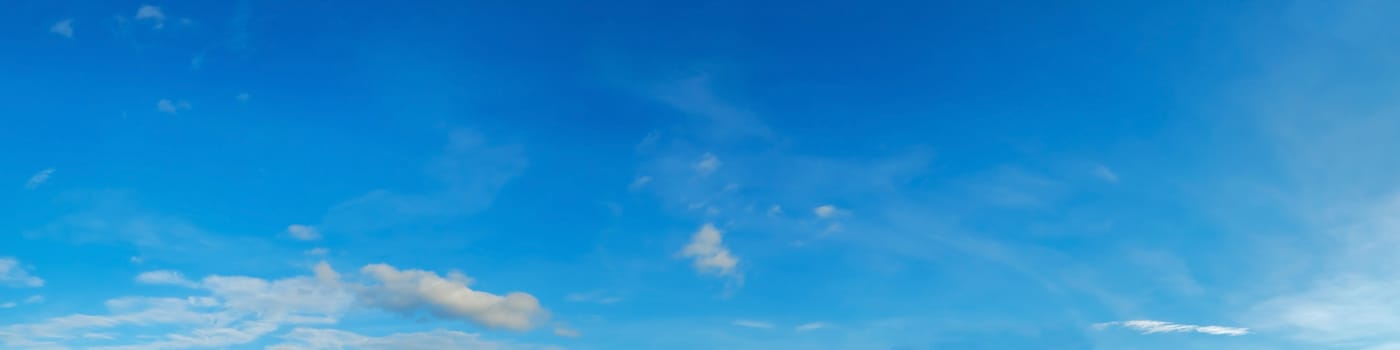 Panorama sky with cloud on a sunny day. Beautiful cirrus cloud.