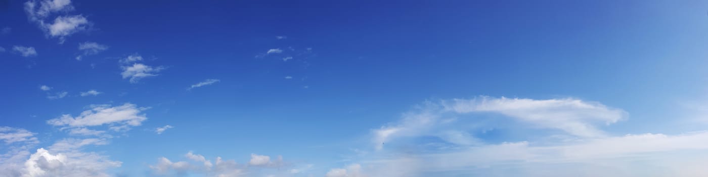 Panorama sky with cloud on a sunny day. Beautiful cirrus cloud.