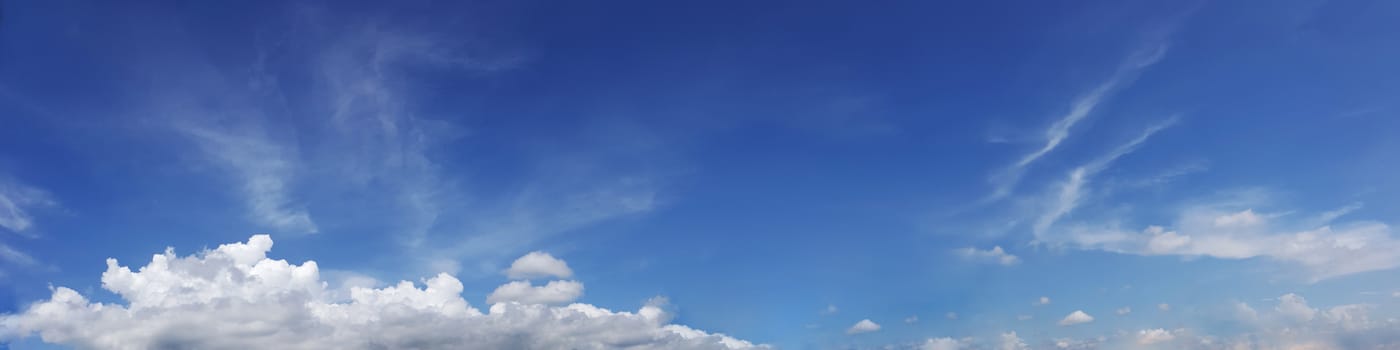 Panorama sky with cloud on a sunny day. Beautiful cirrus cloud.