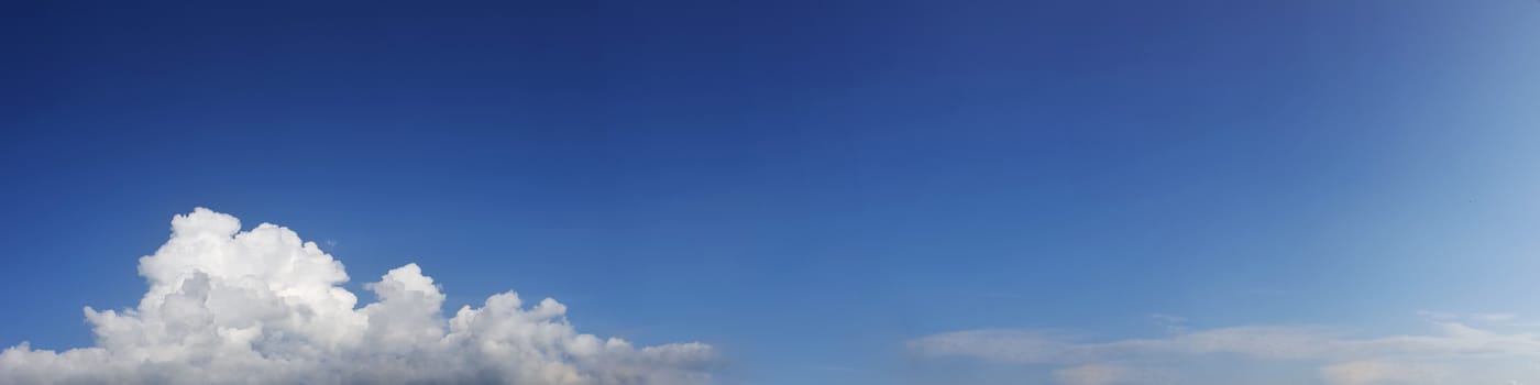 Panorama sky with cloud on a sunny day. Beautiful cirrus cloud.