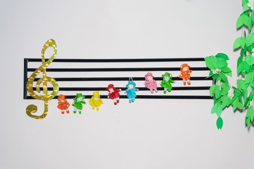 Music notes in the form of baby darts