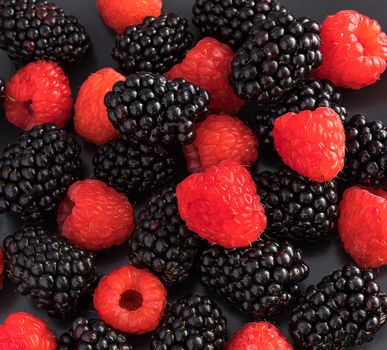 blackberries and raspberries close-up