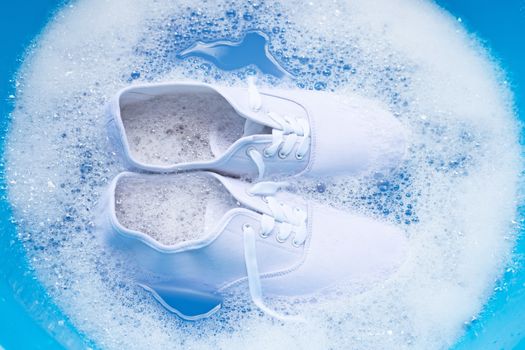 Soak shoes before washing. Cleaning Dirty sneakers.