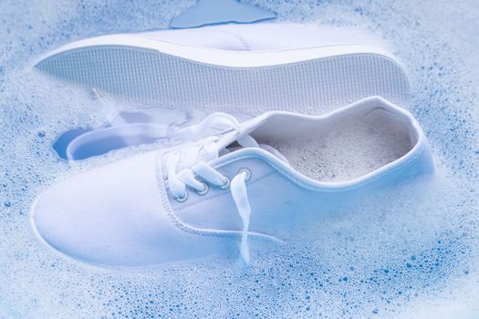 Soak shoes before washing. Cleaning Dirty sneakers.