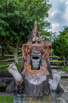 Traditionnal statue of Balin in Indonesia