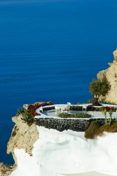 Santorini Oia village terasse by the sea