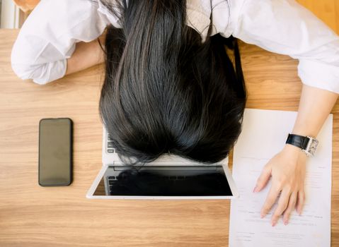 Worker on the desk Sleep and stress On the computer