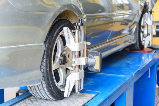 Car Wheel Alignment in tire garage service