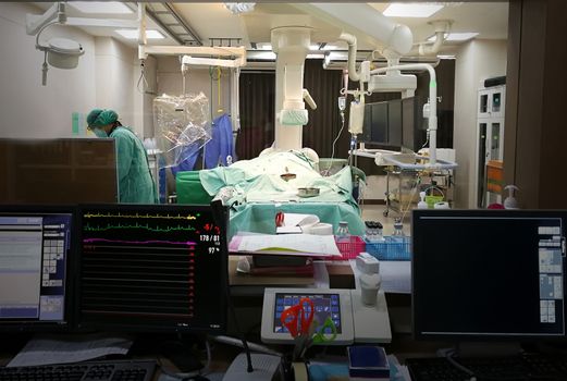 Medical heart treatment room to the patient