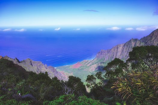 The Napali Coast along the Pacific Ocean on Kauai, Hawaii.