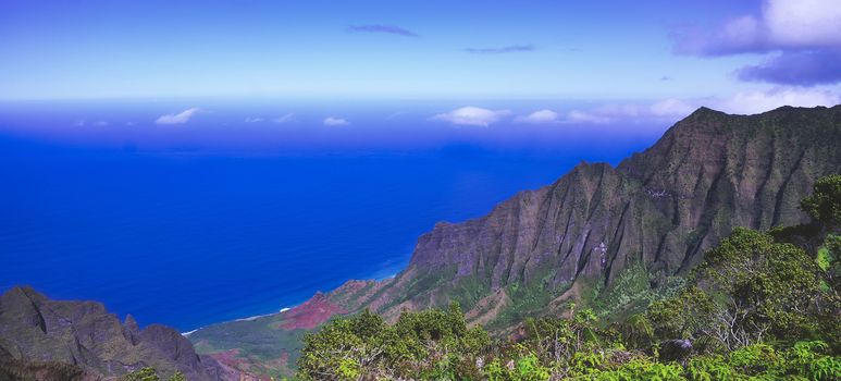 The Napali Coast along the Pacific Ocean on Kauai, Hawaii.