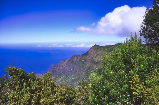 The Napali Coast along the Pacific Ocean on Kauai, Hawaii.