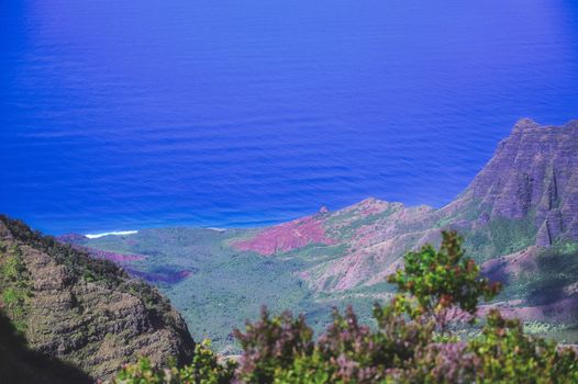 The Napali Coast along the Pacific Ocean on Kauai, Hawaii.