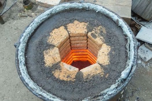 A homemade metal smelter. Melting metals at home.