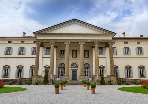 Feature Italian villa used for ceremonies and weddings