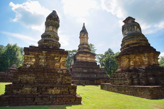 UNESCO World Heritage site Wat Jedi Jed Teaw in Si Satchanalai Historical Park, Sukhothai, Thailand.