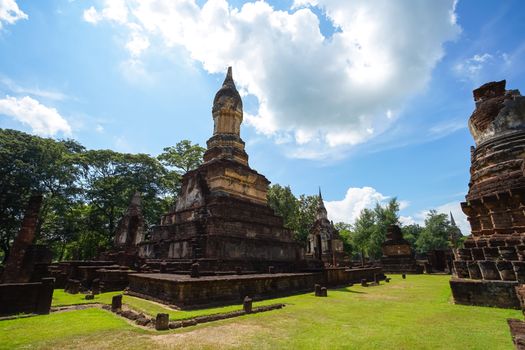 UNESCO World Heritage site Wat Jedi Jed Teaw in Si Satchanalai Historical Park, Sukhothai, Thailand.